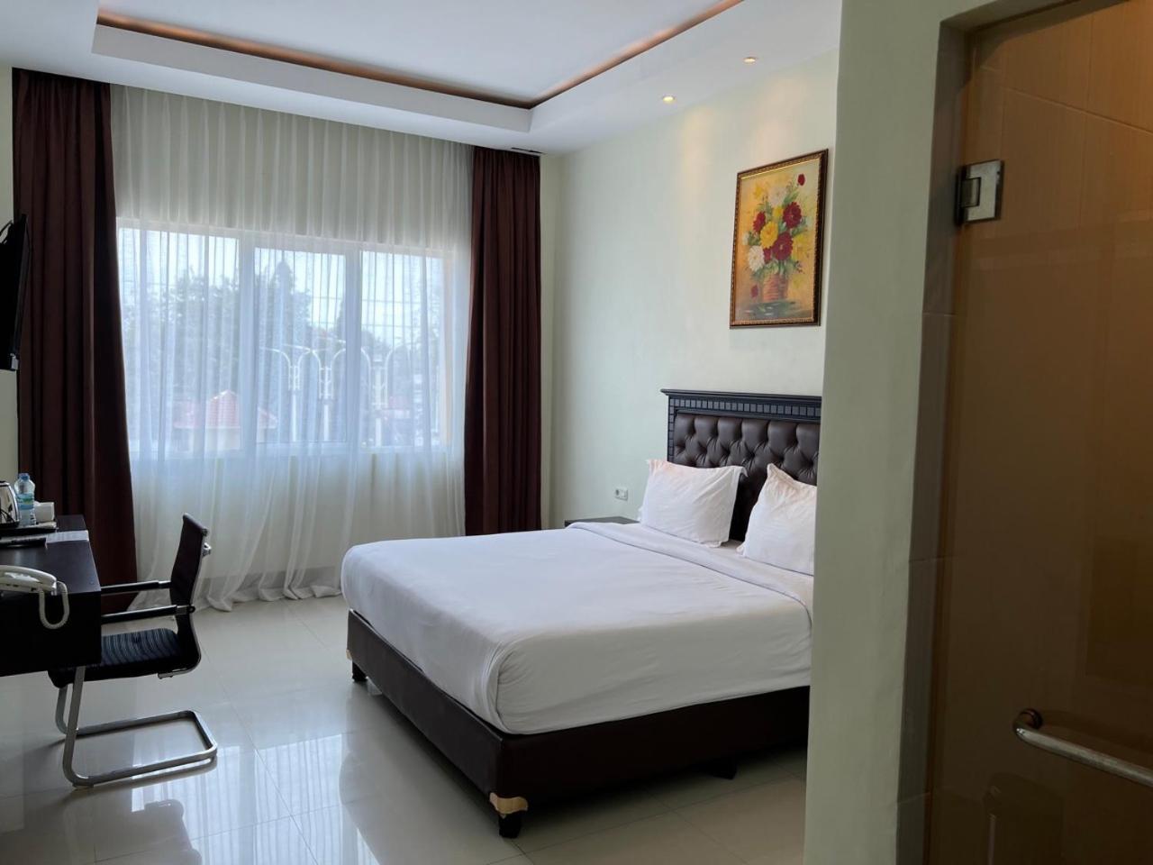 Bantaeng Kirei Hotel מראה חיצוני תמונה