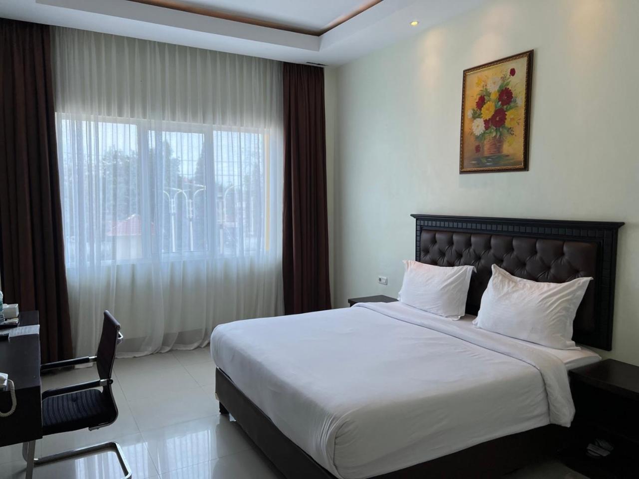 Bantaeng Kirei Hotel מראה חיצוני תמונה
