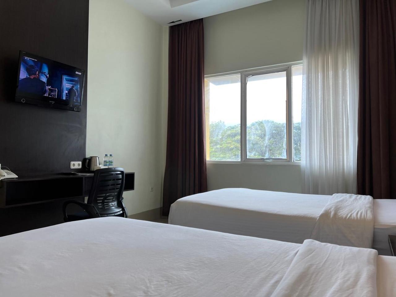 Bantaeng Kirei Hotel מראה חיצוני תמונה