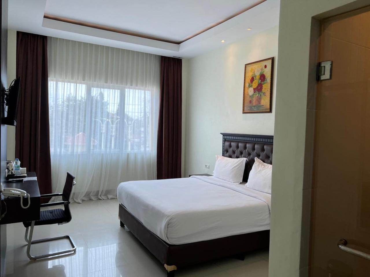 Bantaeng Kirei Hotel מראה חיצוני תמונה