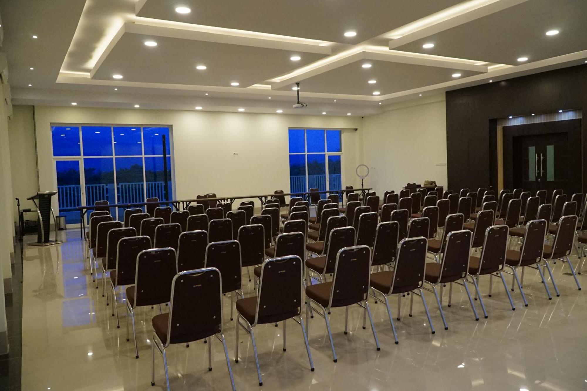 Bantaeng Kirei Hotel מראה חיצוני תמונה