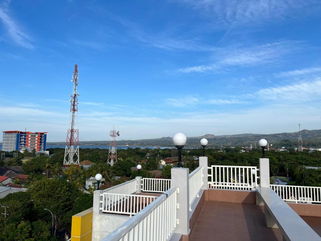 Bantaeng Kirei Hotel מראה חיצוני תמונה