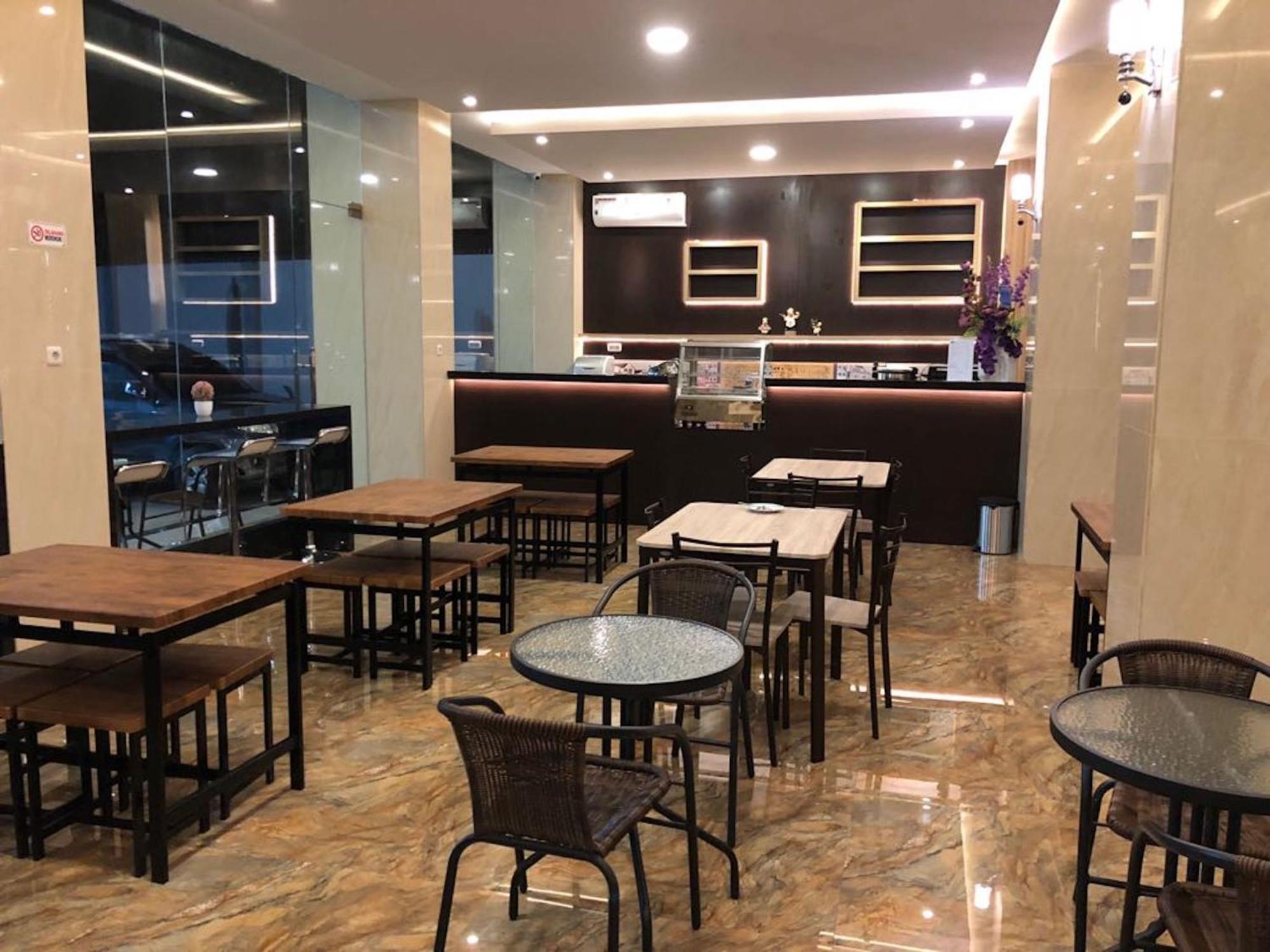 Bantaeng Kirei Hotel מראה חיצוני תמונה